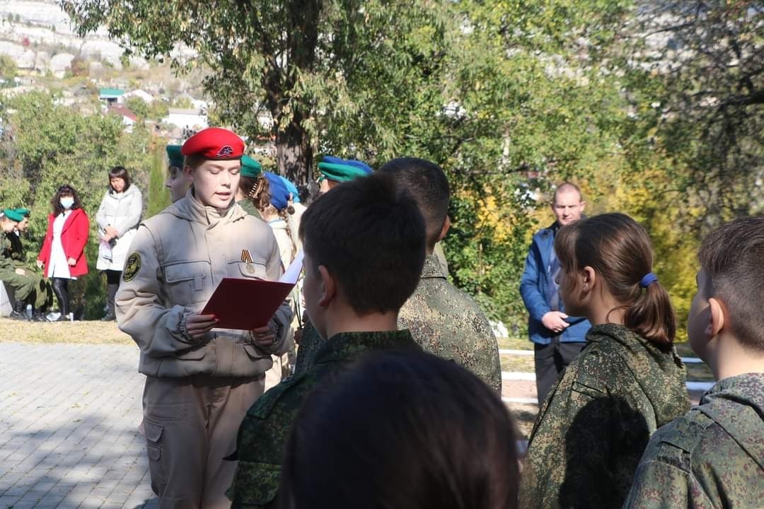 25 жовтня 2021 року 30 кримських п’ятикласників прийняли до лав Юнармії
