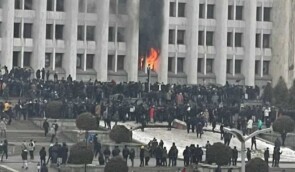 Протести в Казахстані: протестувальники увірвалися до мерії Алмати та вдалися до штурму в інших містах