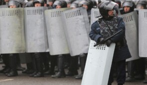 У Казахстані затримали майже 10 тисяч осіб