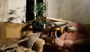 Снаряд бойовиків вночі влучив у житловий будинок у Станиці Луганській