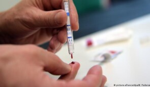 Вчені зі США розповіли про новий випадок вилікування ВІЛ після трансплантації стовбурових клітин