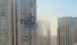 У Києві ракета РФ влучила у житловий будинок