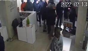 У Львові група молодиків напала на мистецький центр через виставку художника Давида Чичкана
