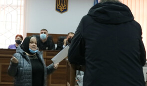 “Я тебе закопаю”: мати активістки Ноздровської на суді розповіла про погрози нардепа Яценка її дочці