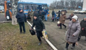 Російські окупанти знову зірвали евакуацію мешканців Маріуполя