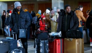 “Укрзалізниця” за 8 днів вивезла понад 58 тисяч іноземців, на вокзалах працюють волонтери