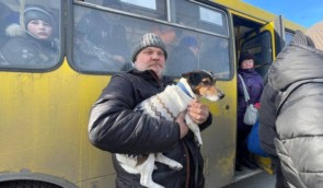 Евакуація на Київщині: автобуси з евакуйованими з Бучі направляються до столиці