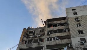 В Киеве вражеские снаряды обрушили 12-этажку и повредили 9-этажку, пострадали люди