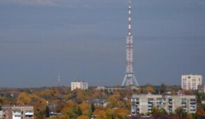 Росіяни вдруге обстріляли Харківську телевежу: регіон тимчасово залишився без трансляції