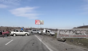 Российские солдаты расстреляли более 20 гражданских автомобилей на одной из трасс Харьковcкой области