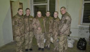 Россияне заставляли военнопленных украинок раздеваться, приседать и обрили им головы