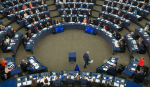 Европарламентарии поддержали немедленный запрет на импорт газа, нефти, угля и ядерного топлива из России