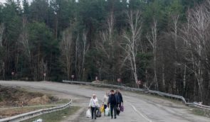 Від розбитої техніки ворога та сміття очистили вже сотні кілометрів доріг на Київщині