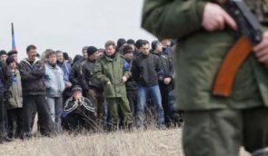 В Изюме в Харьковской области россияне принудительно мобилизуют мужчин на войну с Украиной
