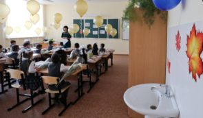 В окупованому Криму перенавчатимуть депортованих дітей і вчителів з материкової України “за російськими стандартами”