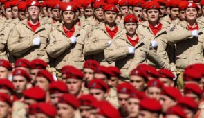 В оккупированном Мелитополе российские военные создают отряды “Юнармии”