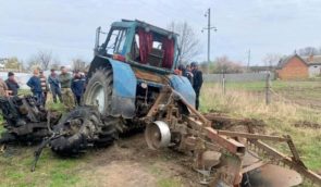Під Макаровим на Київщині трактор підірвався на міні, тракторист вижив