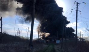 Росіяни обстріляли вранці п’ять залізничних станцій, є загиблі, 19 потягів були затримані