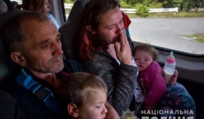 Під розривами снарядів евакуювали 51 мешканця Студенка та Райгородка на Донеччині