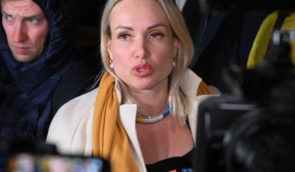 В Киеве хотели провести пресс-конференцию бывшей пропагандистки с “Первого канала” Марины Овсянниковой, но отменили мероприятие