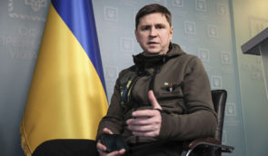Офіс президента нагадав, що Україна не може торгувати суверенітетом та людьми, і окреслив червоні лінії