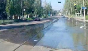 В Мариуполе россияне запустили воду без канализации, что чревато новой гуманитарной катастрофой