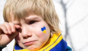 43% українців бачать майбутнє дітей в Україні, якщо буде загроза війни – опитування