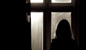 На Франківщині суд не став карати чоловіка за домашнє насильство, зокрема через те, що відбувалось воно не вдома