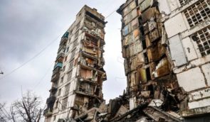 Зруйновано 90% інфраструктури Маріуполя, люди розбирають завали за їжу та воду – Бойченко