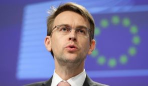 ЄС закликає Росію звільнити викраденого мера Херсона та інших українців