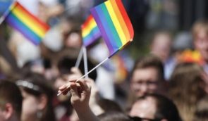 Популярні соцмережі недостатньо захищають ЛГБТ-користувачів – Bloomberg