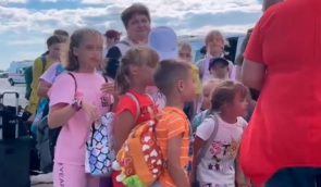 Из Донецкой области в Россию вывезли 108 детей-сирот и “устроили” в приемные семьи