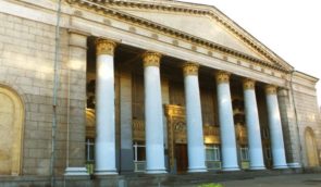 ГУР: Росія може нанести удар по будівлі філармонії у Маріуполі, де “судитимуть” захисників “Азовсталі”