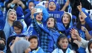 В Ірані уперше за більш ніж 40 років жінкам дозволили подивитися футбольний матч на стадіоні