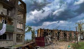 На Луганщині окупанти пропонують місцевим мешканцям прийти на псевдореферендум в обмін на “розв’язання житлових питань”