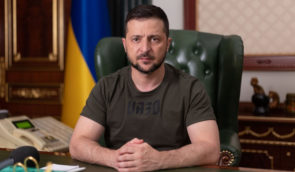 Зеленский просит крымчан держаться подальше от военных объектов и информировать украинские спецслужбы об оккупантах