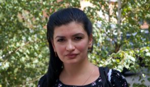 Суд у Дніпрі залишив під вартою обвинувачених у нападі на активістку Наталію Ешонкулову