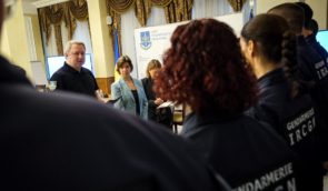 До України прибули французькі слідчі, які допомагатимуть з розслідуваннями в Ізюмі