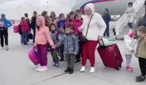 Россияне похитили из Мариуполя еще 135 детей