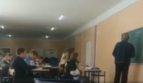 Дети учатся в коридорах: горсовет Мариуполя обнародовал видео из школы в оккупации