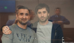 Російський суд продовжив арешт політв’язням Бахчисараю та незрячому Олександру Сизікову, яких обвинувачують у “тероризмі”