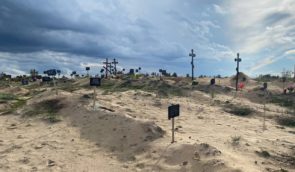 В Лимане в Донецкой области обнаружили массовое захоронение убитых россиянами гражданских