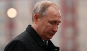 Путін святкує 70-річчя розгромом незалежних ЗМІ в Росії — “Репортери без кордонів”