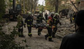 Після удару росіян по Миколаєву рятувальники дістали з-під завалів тіла чотирьох загиблих
