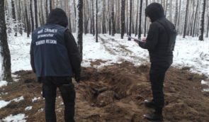 На Харківщині прокурори ексгумували тіла двох чоловіків, яких розстріляли окупанти
