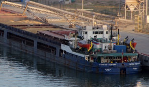 До п’яти років за ґратами світить капітану корабля, яким росіяни через Крим крали українське зерно
