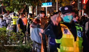 У Шанхаї затримали іноземних журналістів під час висвітлення протестів проти локдауну