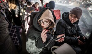 Українські біженці, які повернулися додому, можуть виїхати до ЄС на зиму – глава МВС Чехії