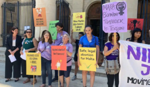 На Мальті судили жінку, яка зробила аборт вдома