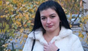 Суд у Дніпрі подовжив термін тримання під вартою підозрюваним у нападі на громадську активістку Наталію Ешонкулову
